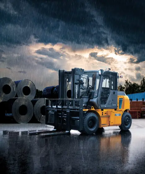 Hyundai 70B-X elektrische heftruck aan het werk bij klant